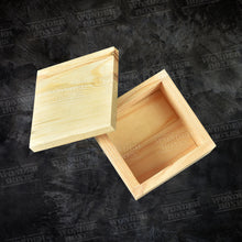 Load image into Gallery viewer, Box with lid 5x5x2.5